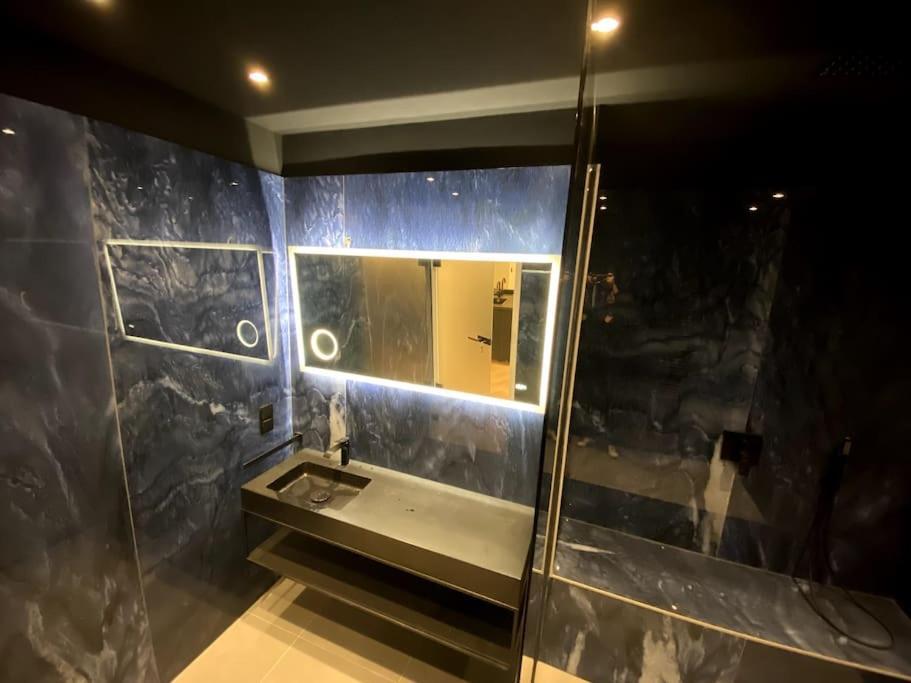 Design Apartment In The Centre Of เวียนนา ภายนอก รูปภาพ