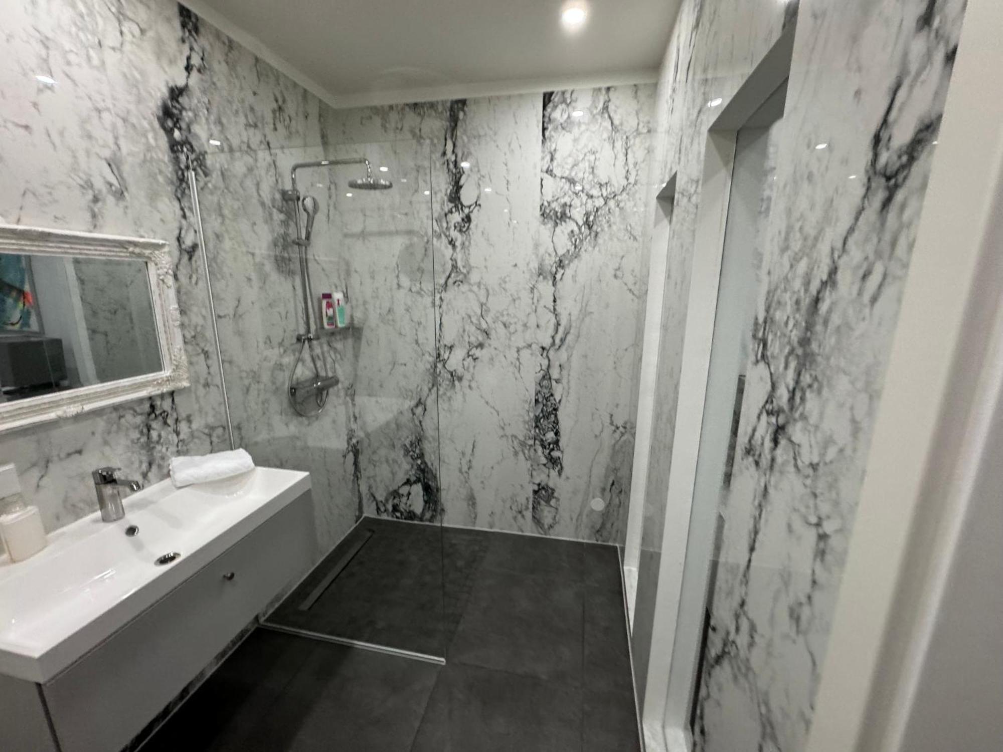 Design Apartment In The Centre Of เวียนนา ภายนอก รูปภาพ