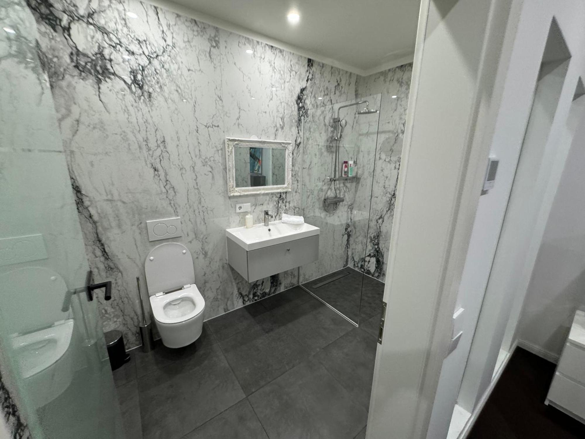 Design Apartment In The Centre Of เวียนนา ภายนอก รูปภาพ