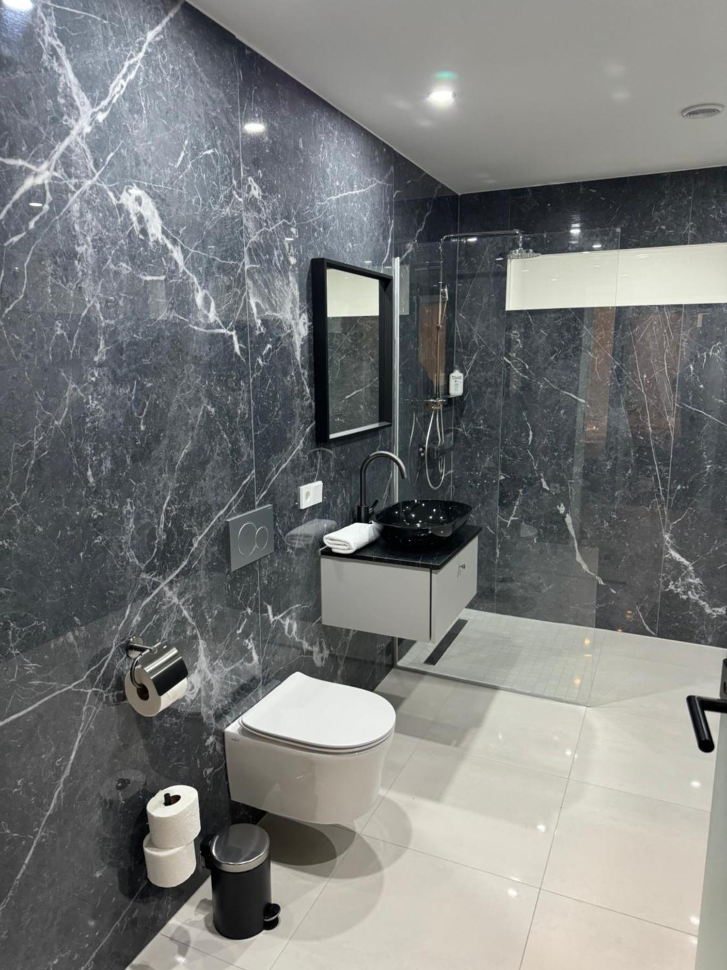 Design Apartment In The Centre Of เวียนนา ภายนอก รูปภาพ